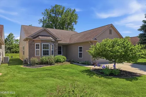 4973 Lake Breeze Ln, Maumee, OH 43537