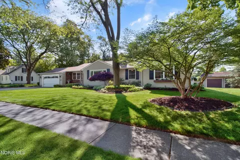 142 Wilkshire Dr, Waterville, OH 43566