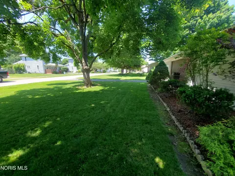 Exterior - 459 S Hazel St, Upper Sandusky, OH 43351 photo 12 of 13