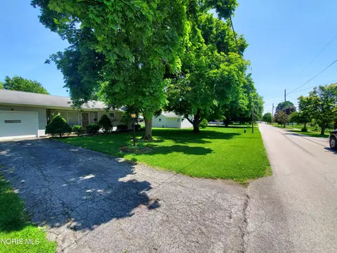 Exterior - 459 S Hazel St, Upper Sandusky, OH 43351 photo 4 of 13