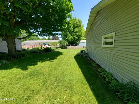 Exterior - 459 S Hazel St, Upper Sandusky, OH 43351 photo 6 of 13