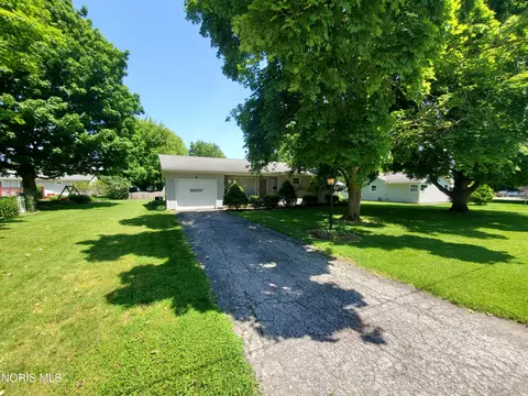 Exterior - 459 S Hazel St, Upper Sandusky, OH 43351 photo 3 of 13