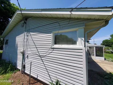 Exterior - 459 S Hazel St, Upper Sandusky, OH 43351 photo 10 of 13