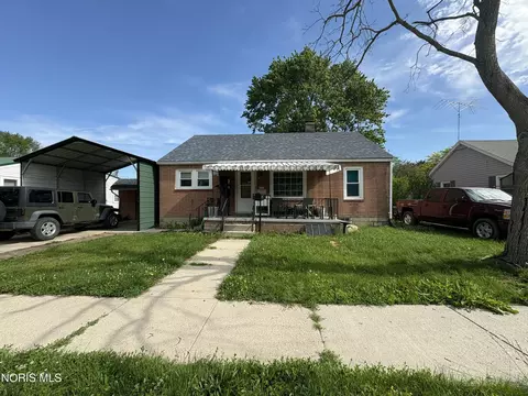709 Maplewood St, Delta, OH 43515