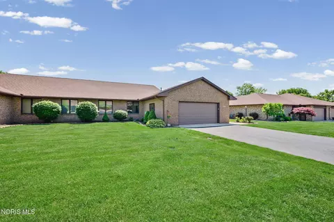 1817 Stonehill Dr, Findlay, OH 45840