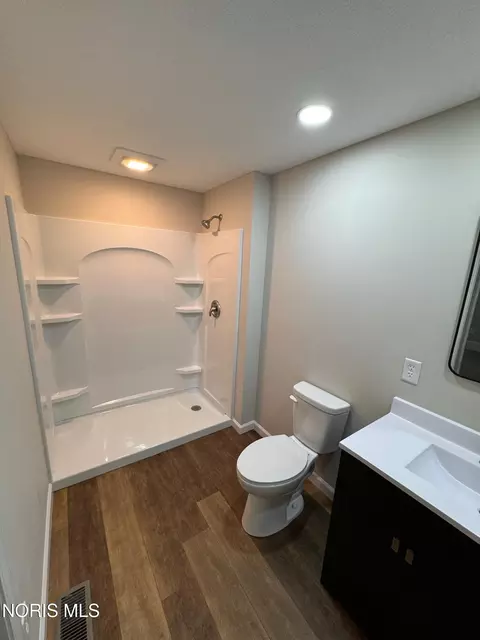 Bath - 509 E Mulberry St, Bryan, OH 43506 photo 1 of 2