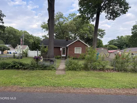 4828 Haddington Drive Dr, Toledo, OH 43623