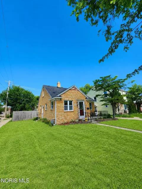 2701 Latonia Blvd, Toledo, OH 43606
