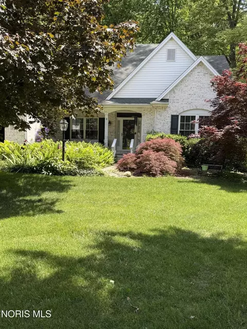 741 Whisperwood Pkwy, Holland, OH 43528