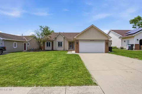 2000 W Hill Trl, Findlay, OH 45840