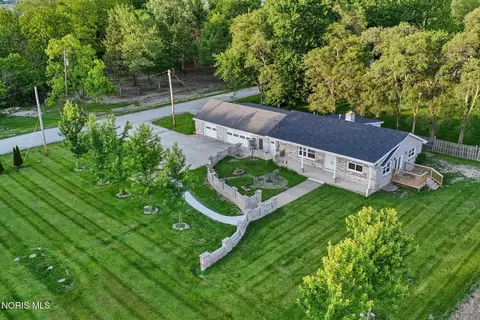 28960 N Fostoria Rd, Millbury, OH 43447