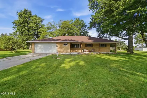 1678 N Smith Dr, Genoa, OH 43430