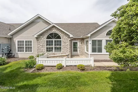6112 Quarrys Edge Ln, Sylvania, OH 43560