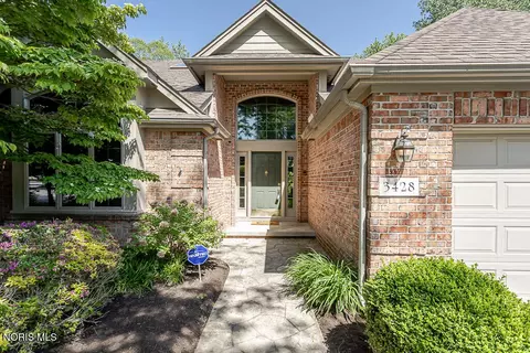 3428 Amberwood Ln, Toledo, OH 43617