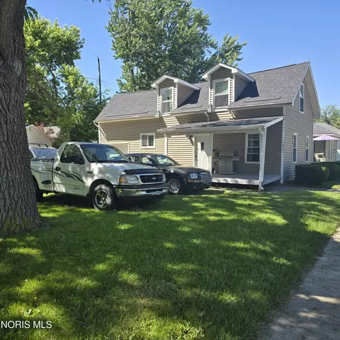 1043 S Clinton St, Defiance, OH 43512