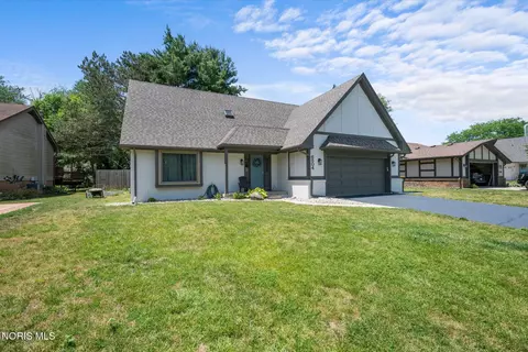 6504 Oakbrook Dr, Whitehouse, OH 43571