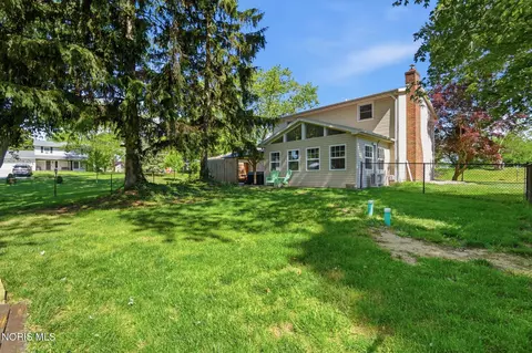 Exterior - 110 Norlick Dr, Bryan, OH 43506 photo 4 of 8
