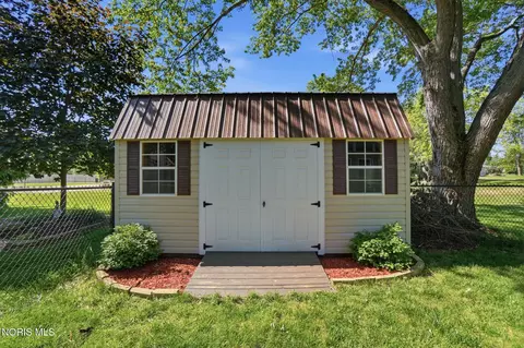 Exterior - 110 Norlick Dr, Bryan, OH 43506 photo 5 of 8