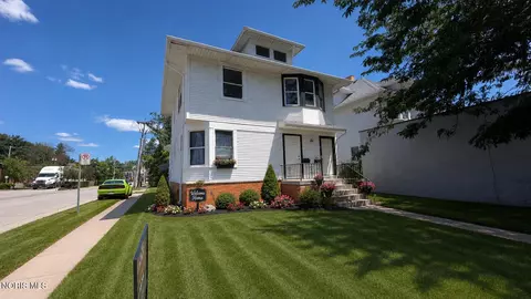 818 Phillips Ave, Toledo, OH 43612