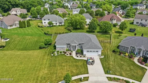 6128 Benjamin Ct, Sylvania, OH 43560