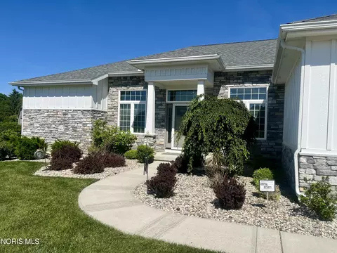 6128 Benjamin Ct, Sylvania, OH 43560