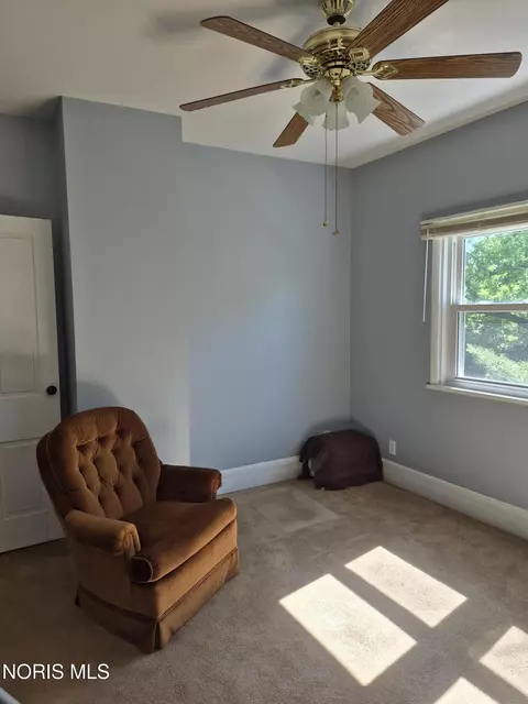 Bedroom - 853 Beech Ave, Findlay, OH 45840 photo 3 of 4