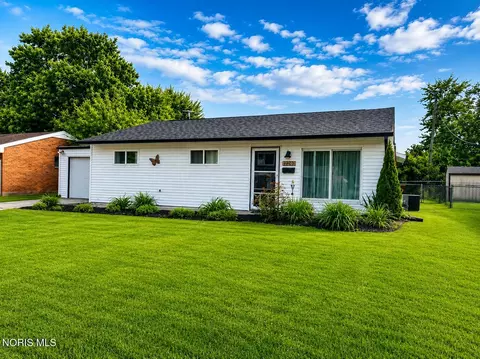 1913 Burch Ave, Lima, OH 45801
