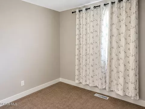 Bedroom - 1913 Burch Ave, Lima, OH 45801 photo 3 of 3