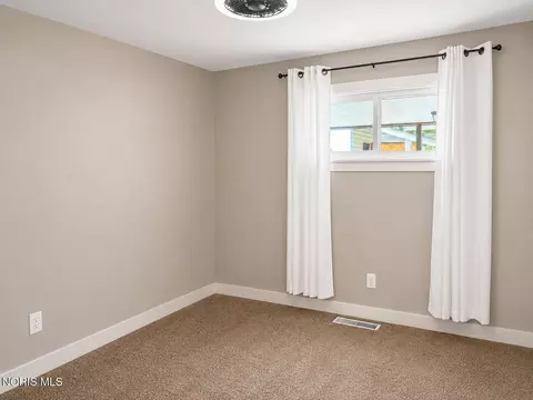 Bedroom - 1913 Burch Ave, Lima, OH 45801 photo 2 of 3