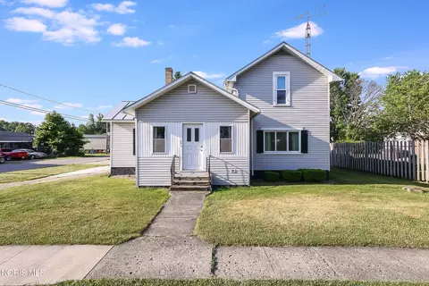 206 E Main St, Fayette, OH 43521