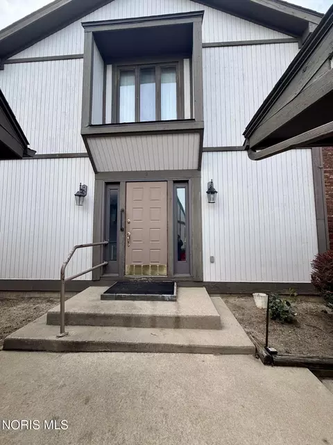 5713 Tibaron Ln #104, Toledo, OH 43615