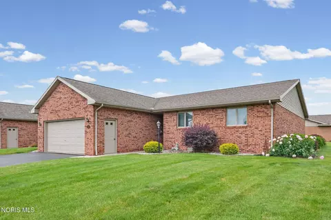 100 Meadowcrest Dr, Mccomb, OH 45858