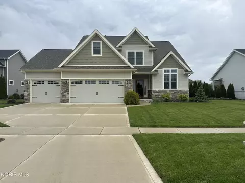 973 Heather Ct, Bowling Green, OH 43402