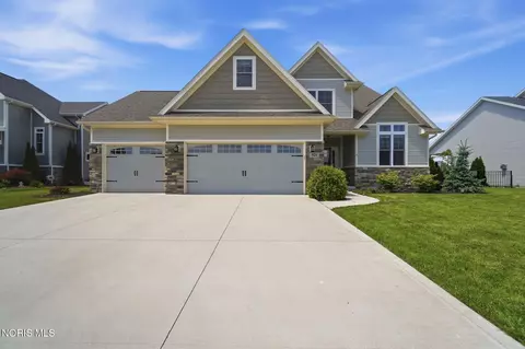 973 Heather Ct, Bowling Green, OH 43402