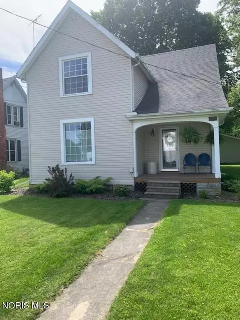 309 Hickory St, Pemberville, OH 43450