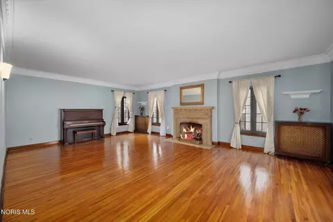 Living - 2157 Shenandoah Rd, Toledo, OH 43607 photo 1 of 5