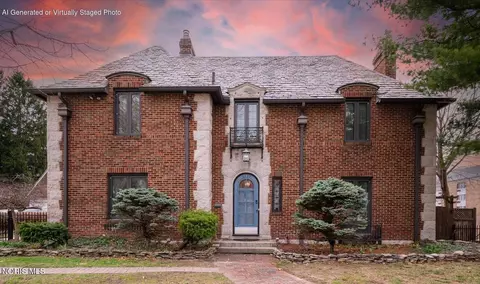 2157 Shenandoah Rd, Toledo, OH 43607