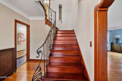 Entry Way - 2157 Shenandoah Rd, Toledo, OH 43607 photo 1 of 9