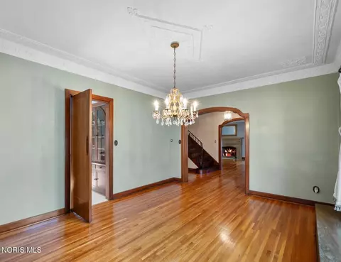 Dining - 2157 Shenandoah Rd, Toledo, OH 43607 photo 3 of 3