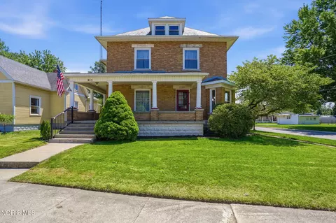 915 W Main Cross St, Findlay, OH 45840