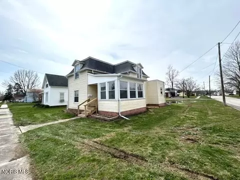 317 N 2nd St, North Baltimore, OH 45872