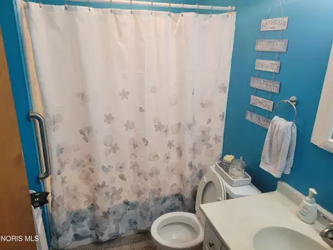 Bath - 407 Ream St, Ada, OH 45810 photo 1 of 1
