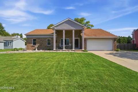 417 Chesterfield Ln, Maumee, OH 43537