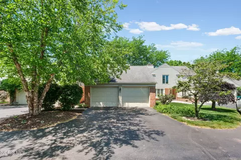29241 Bates Rd, Perrysburg, OH 43551