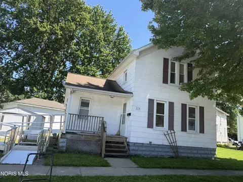 315 Jackson St, Fremont, OH 43420