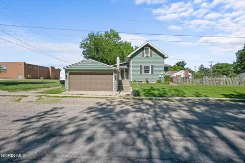 99 Elton Pkwy, Swanton, OH 43558