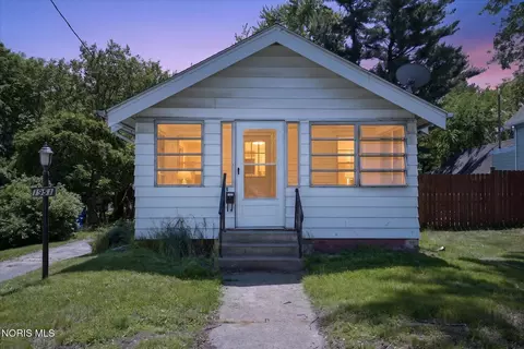 1951 Loxley Rd, Toledo, OH 43613