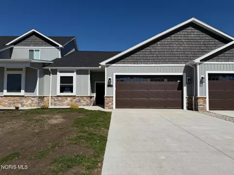237 S Bridge Rd, Northwood, OH 43619