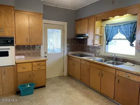 Kitchen - 412 E Butler St, Bryan, OH 43506 photo 1 of 2