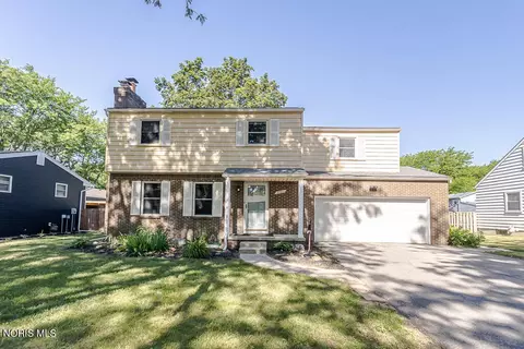 5701 Centerview Dr, Sylvania, OH 43560
